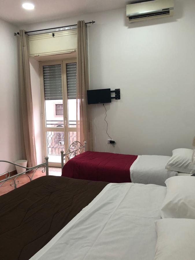 Partenope Legend B&B Napels Buitenkant foto