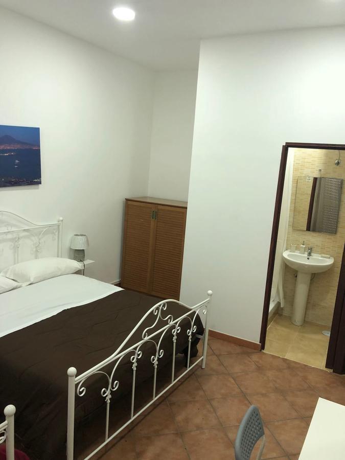 Partenope Legend B&B Napels Buitenkant foto