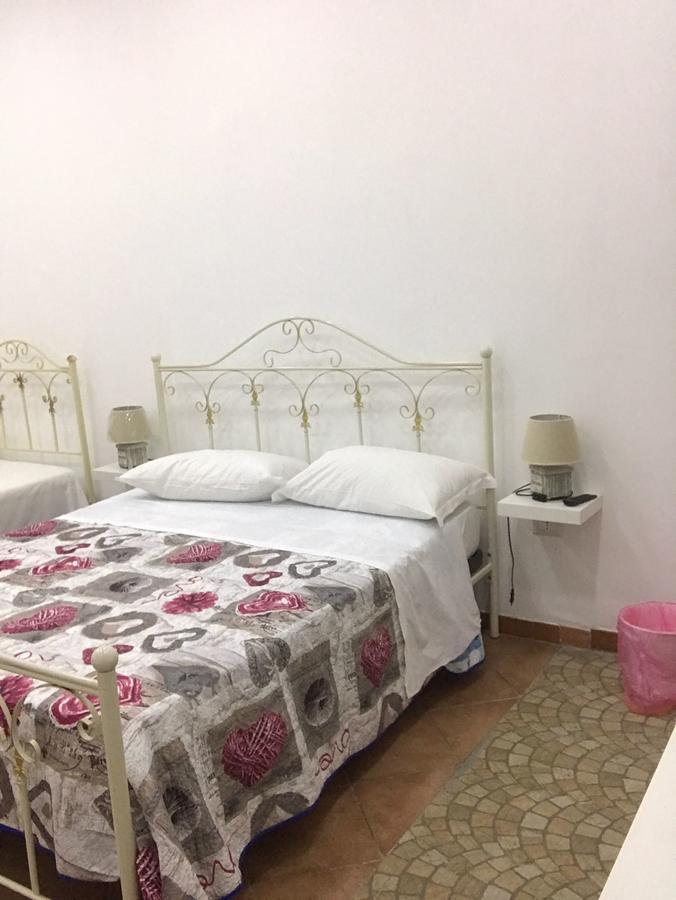 Partenope Legend B&B Napels Buitenkant foto